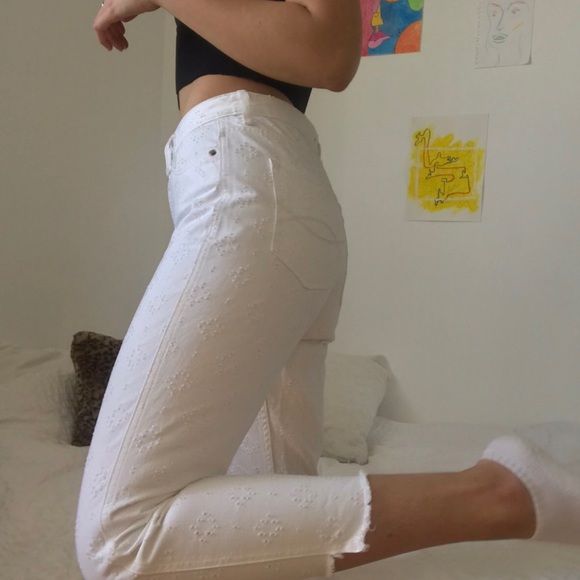 Abercrombie White Denim Jeans - Picture 2 of 4